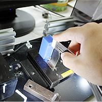 �J���[����